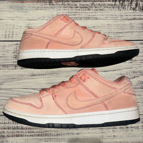 NIKE SB DUNK LOW ‘PINK PIG’ SIZE-9 EXTRA LACES AND REPLACEMENT SB BOX - Picture 3 of 13